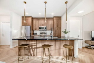 277 Cobblestone Gate