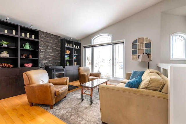 2912 65 Avenue Place