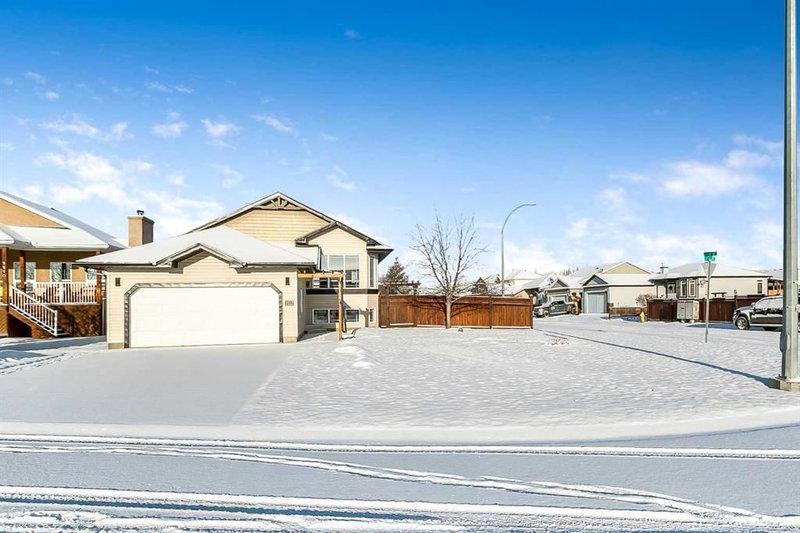 1112 2 Street NE, Sundre, T0M 1X0 | Image 2