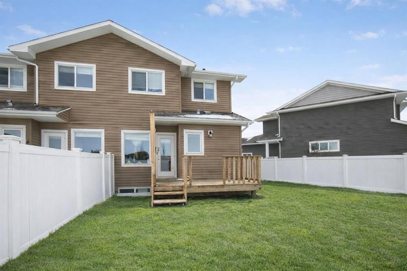 7 Rowberry Court, Sylvan Lake, T4S 0L7 | Image 2