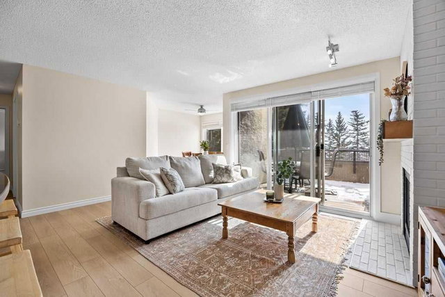 4 - 101 Village Heights SW