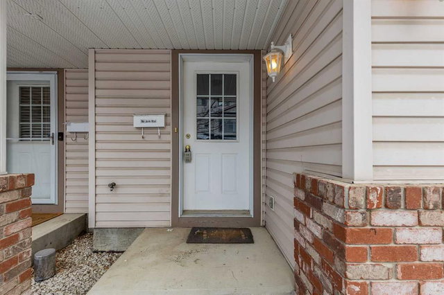 27 Country Hills Cove NW