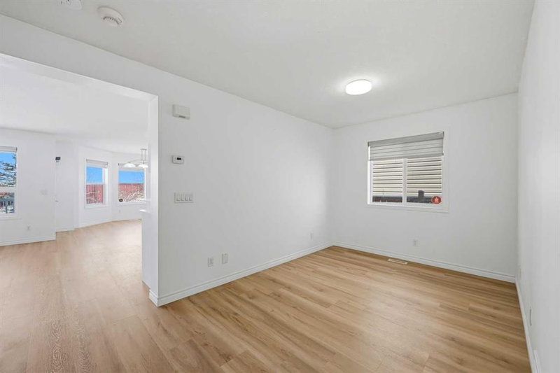 165 Saddlecrest Way NE, Calgary, T3J 5N1 | Image 2