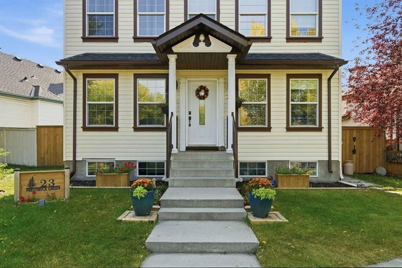23 Prestwick Green SE, Calgary, T2Z 3M1 | Image 2