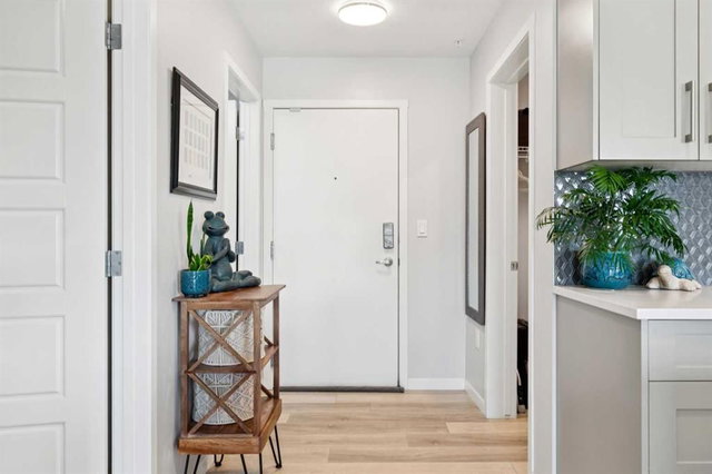 110 - 40 Carrington Plaza NW