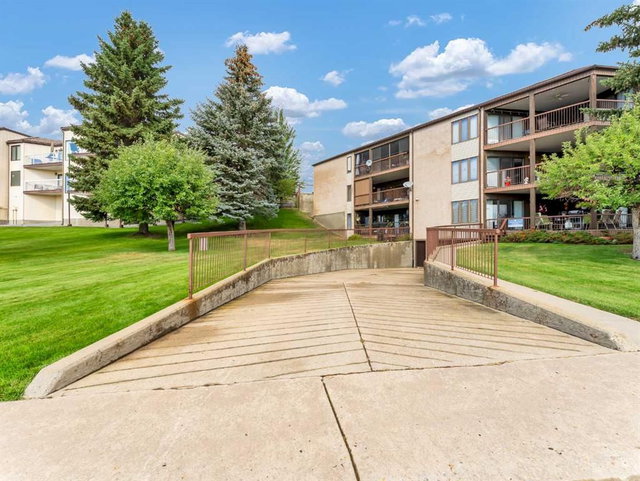 1 - 1165 16 Street NE