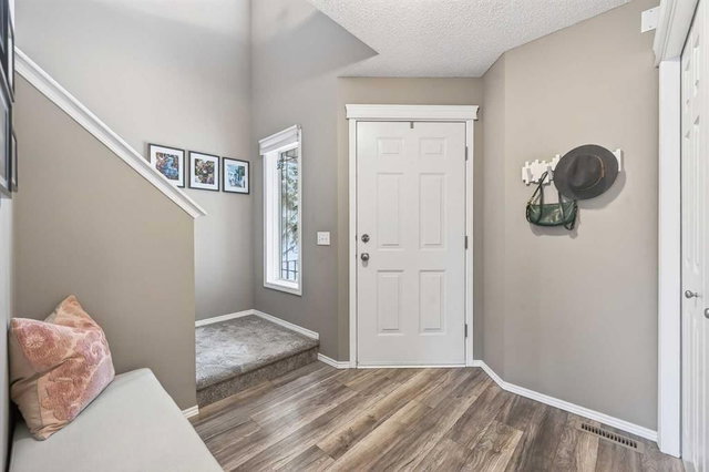 127 Chapalina Crescent SE