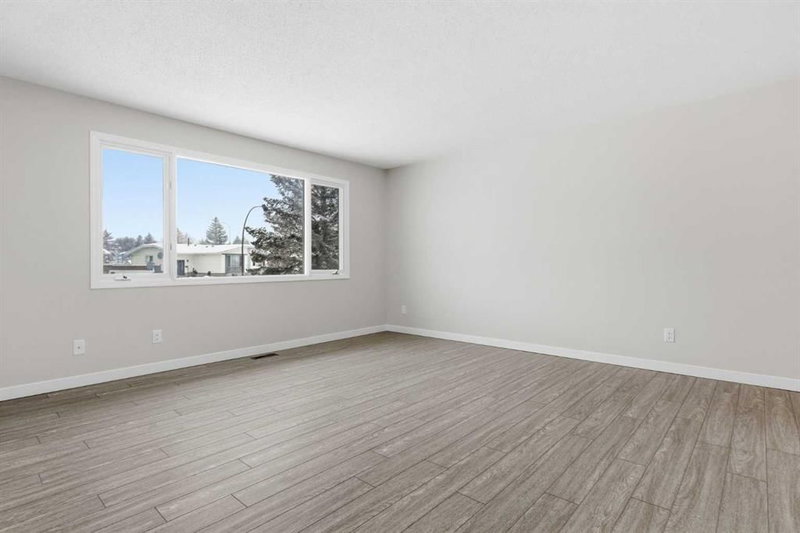 32 Fonda Mews SE, Forest Heights — interior photo 6