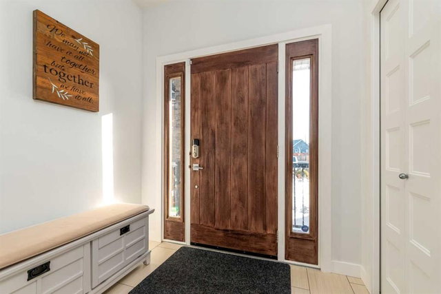 1621 55 Avenue Close