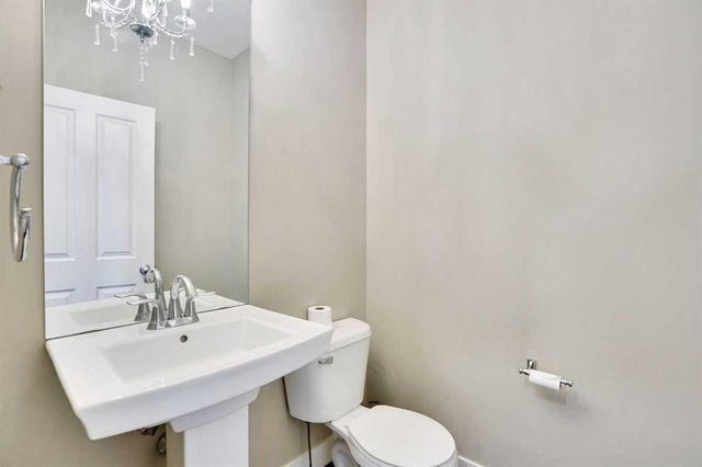 14 West Coach Way SW