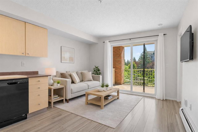 2205 - 16 Country Village Bay NE