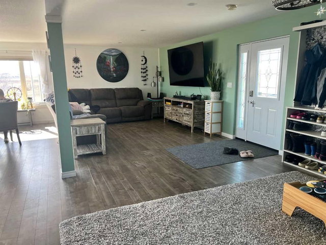 1 - 11409 Black and White Trail