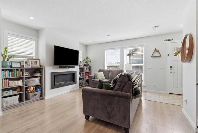 479 Cranbrook Square SE