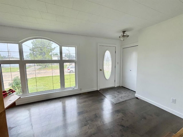 27 Centenial Crescent