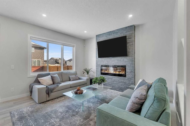 674 Creekmill Court SW