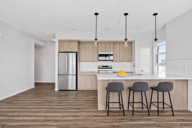 415 - 40 Carrington Plaza NW