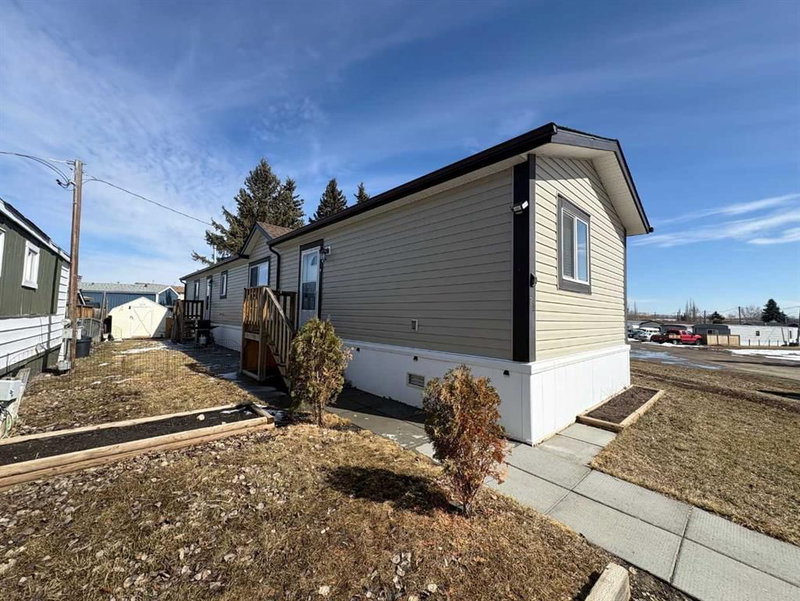 71 - 4000 Minto Street, Penhold, T0M 1R0 | Image 2