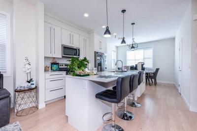 412 - 30 Cornerstone Manor NE
