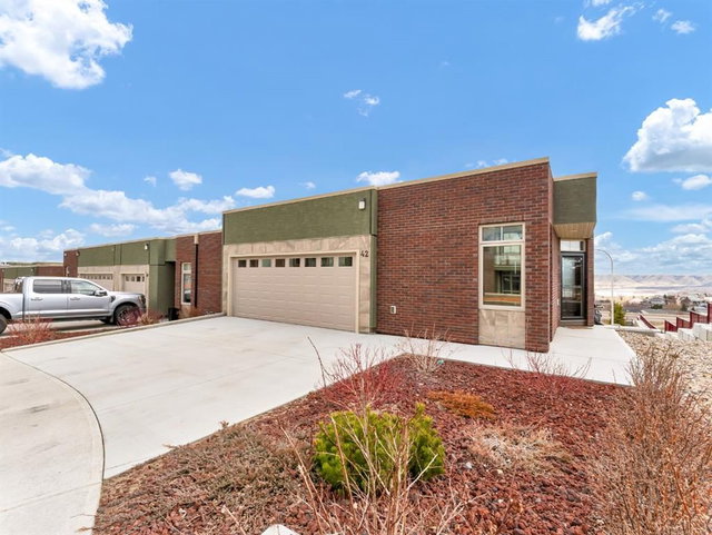 42 Palisades Lane NE