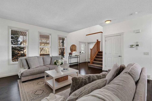 87 Prestwick Close SE