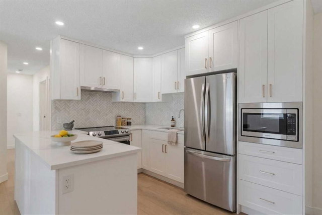 2612 - 3400 Edenwold Heights NW