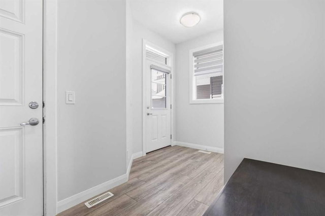 32 Red Embers Square NE