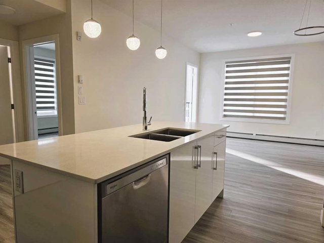 2220 - 15 Skyview Point Crescent