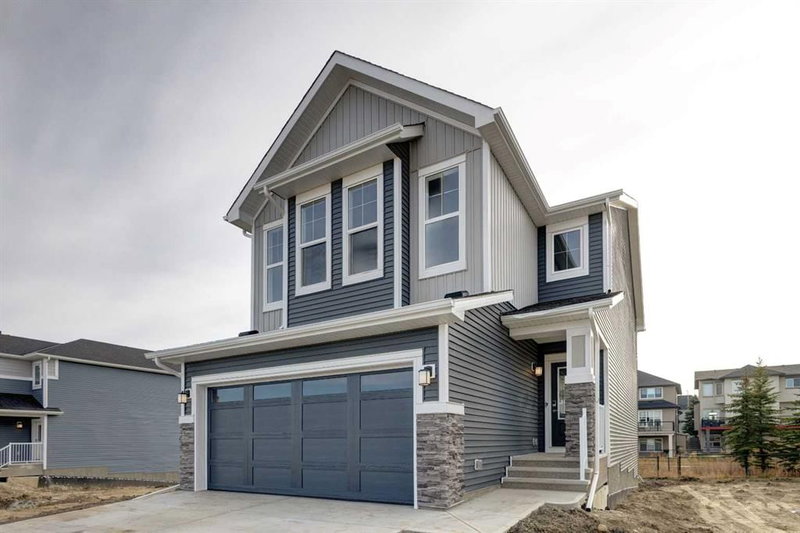 243 Silver Spruce Grove SW, Calgary, Alberta