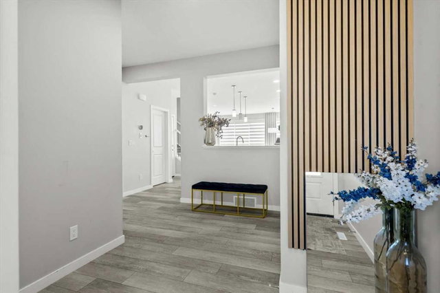 243 Silver Spruce Grove SW