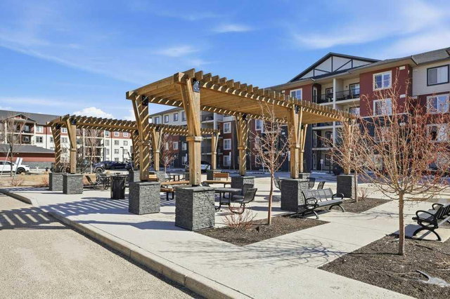 2305 - 81 Legacy Boulevard SE