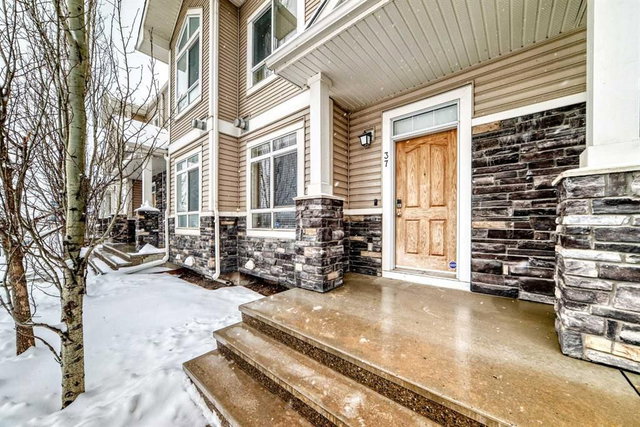 37 Skyview Ranch Gardens NE