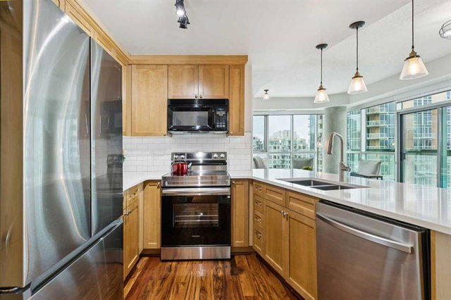 1701 - 836 15 Avenue