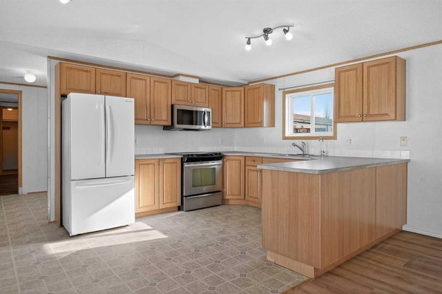 125 Erin Woods Circle SE