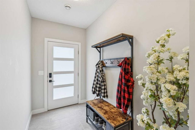 210 - 81 Greenbriar Place NW