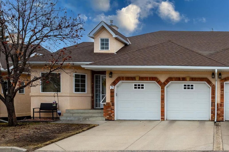 6841 Coach Hill Road SW #7, Calgary, Alberta