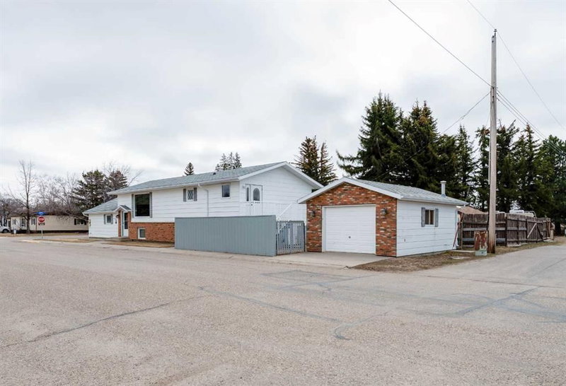 437 Main Street, Milk River, T0K 1M0 | Image 2