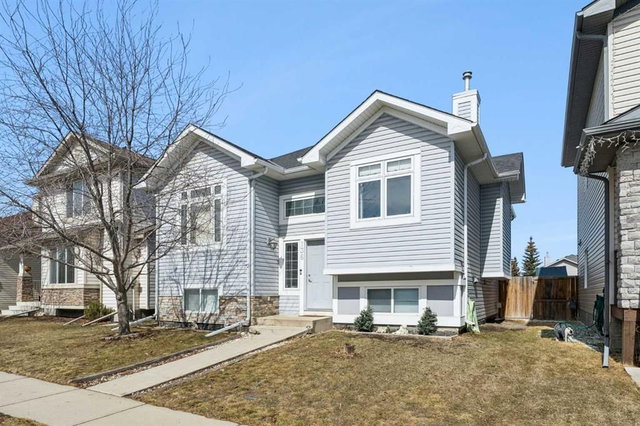 136 Luxstone Place SW