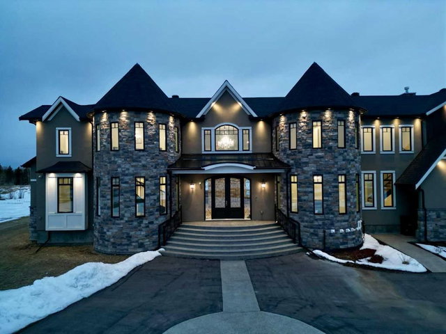 88 Willow Creek View