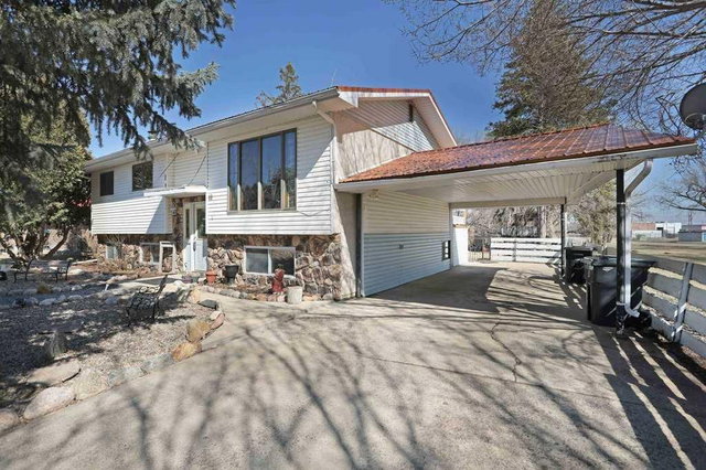 40 Chralesworth Crescent E