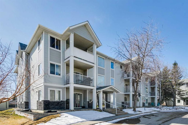 102 - 6102 Valleyview Park SE, Calgary, T2B 3R6 | Image 2