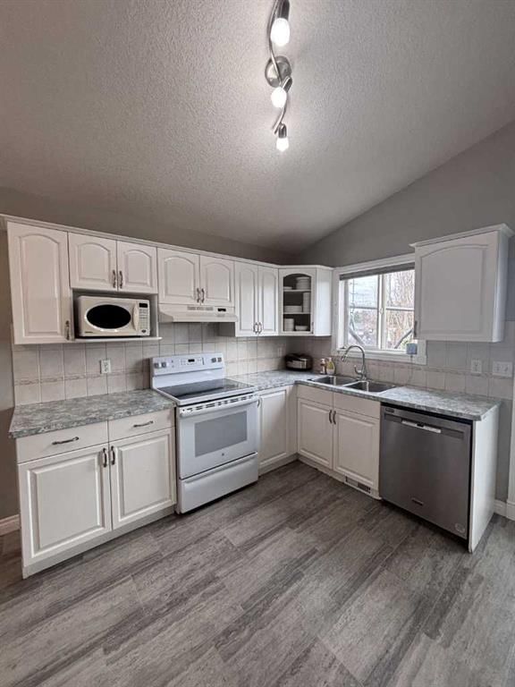 70 Kodiak Crescent N