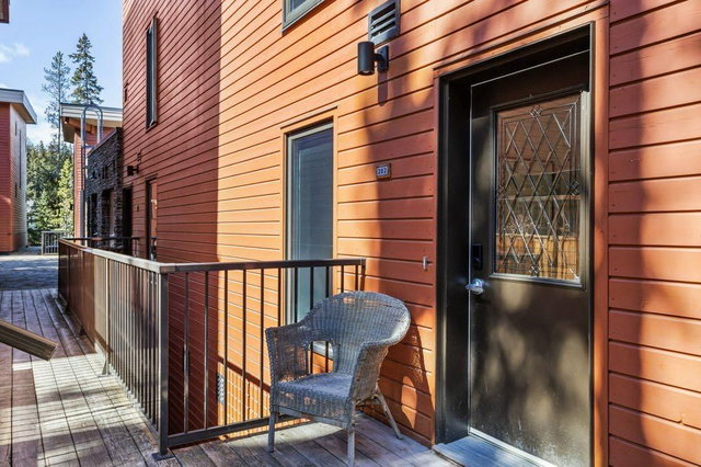 202 - 113 Cave Avenue