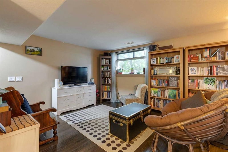 6 - 2121 26 Avenue SW, Calgary, T2T1E7 | Image 2