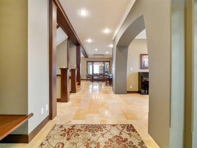 402 Meadow Lark Drive W