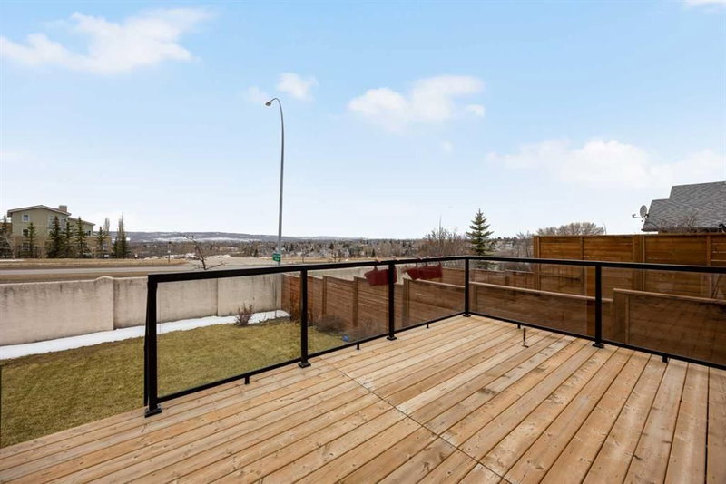 166 Tuscarora Close NW, Calgary, T3L 2E3 | Image 2