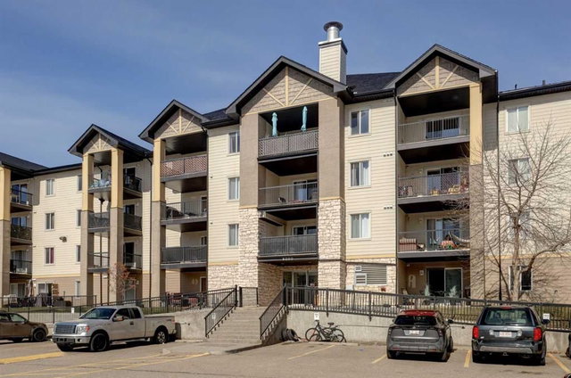 8323 - 304 Mackenzie Way SW