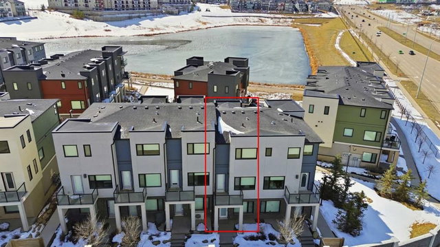 904 - 218 Sherwood Square NW