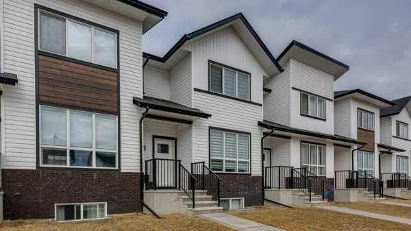 B - 10 Evergreen Way, Red Deer, T4P 3H1 | Image 2