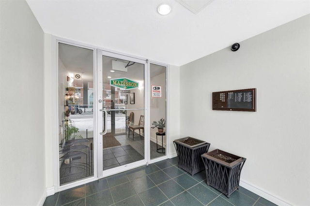 204 - 5117 50 Street