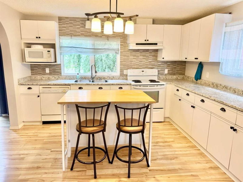 107 Central Avenue S.W., Falher, T0H 1M0 | Image 2